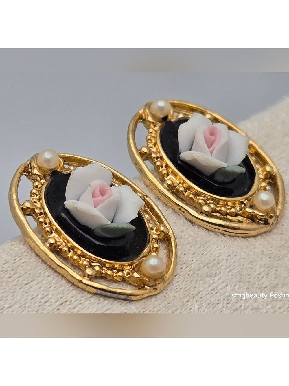 Cameo Flower Earrings w/Faux Pearl Oval Studs Vintage 3D - Picture 8 of 8